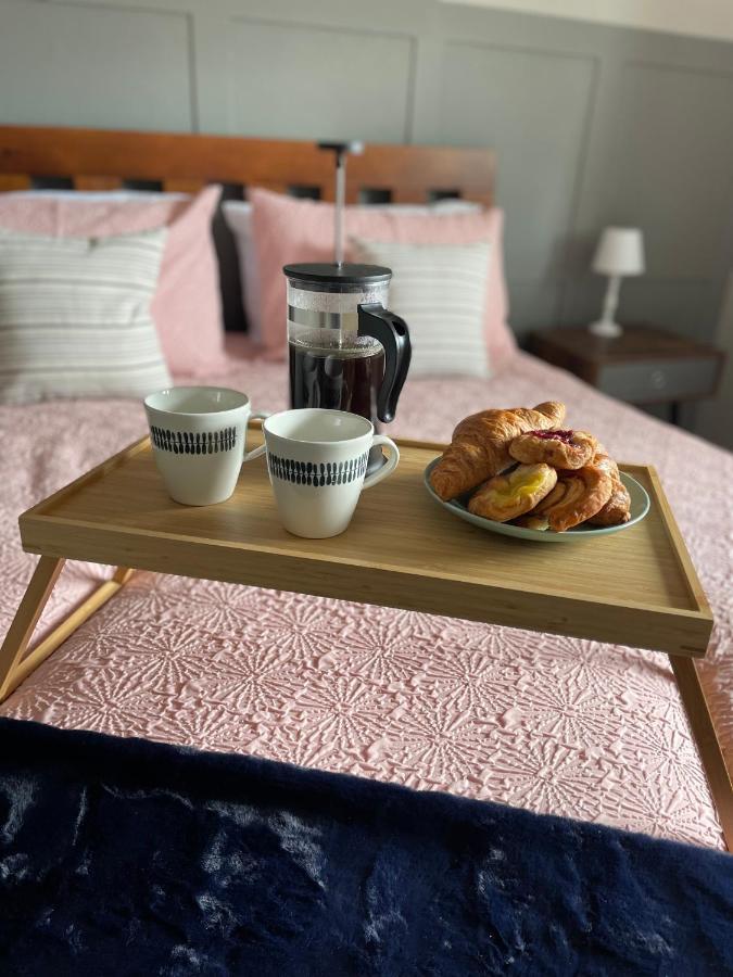 Lovely Flat Set In Parish Boundary Of Instow Apartment Luaran gambar