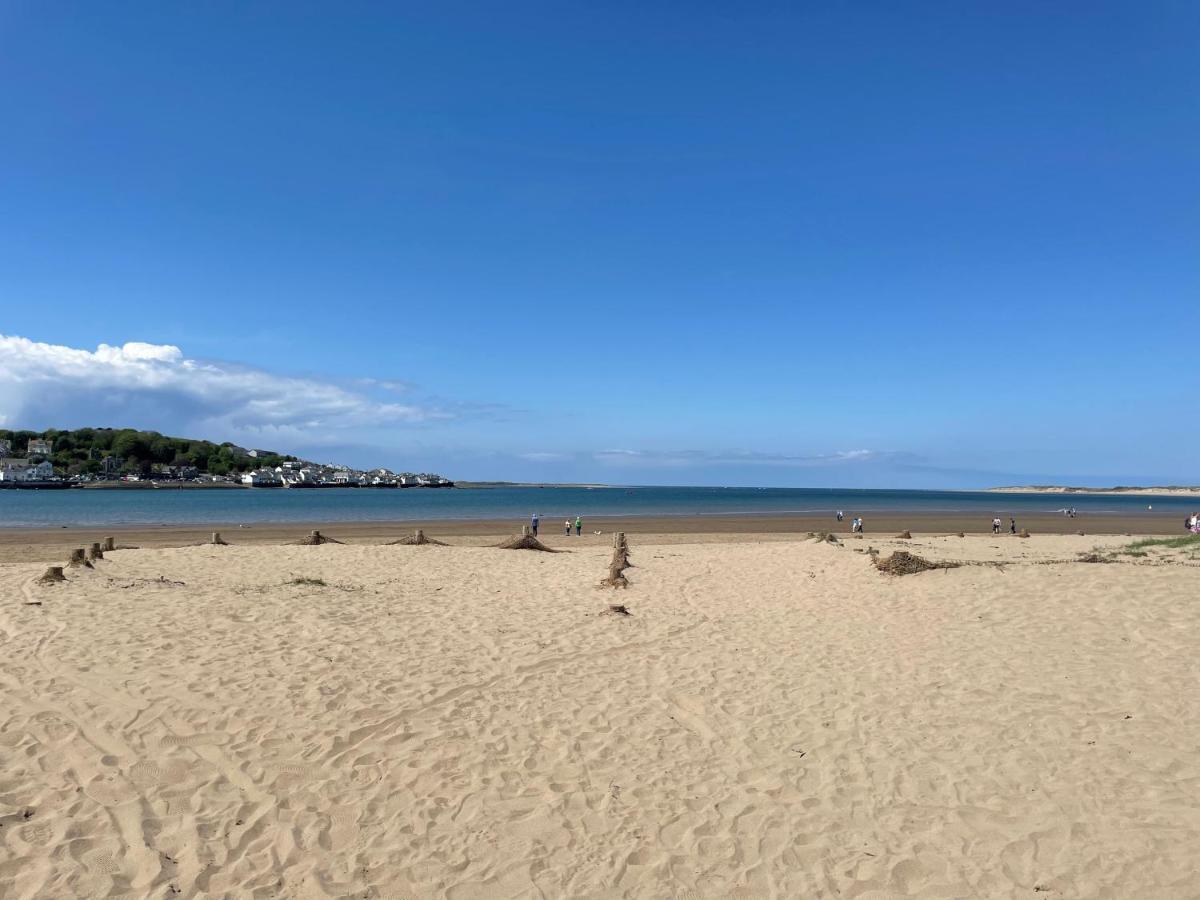 Lovely Flat Set In Parish Boundary Of Instow Apartment Luaran gambar